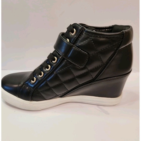 Juicy Couture JC Jolee Black Quilted Wedge Athletic Shoes Goldtone Hardware 9.5 - Picture 5 of 12